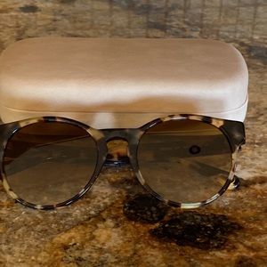 Chloe sunglasses made in Italy, 100% authentic.